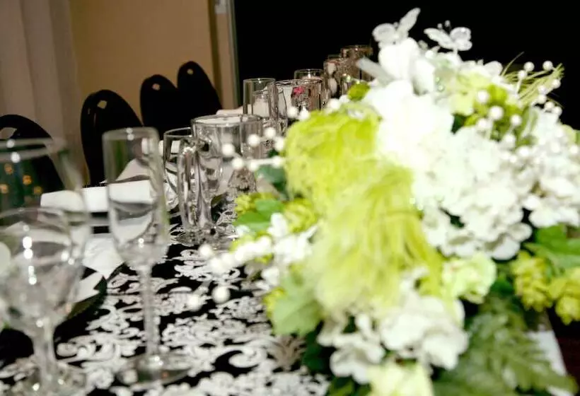 ホテル Gladstone Inn And Suites