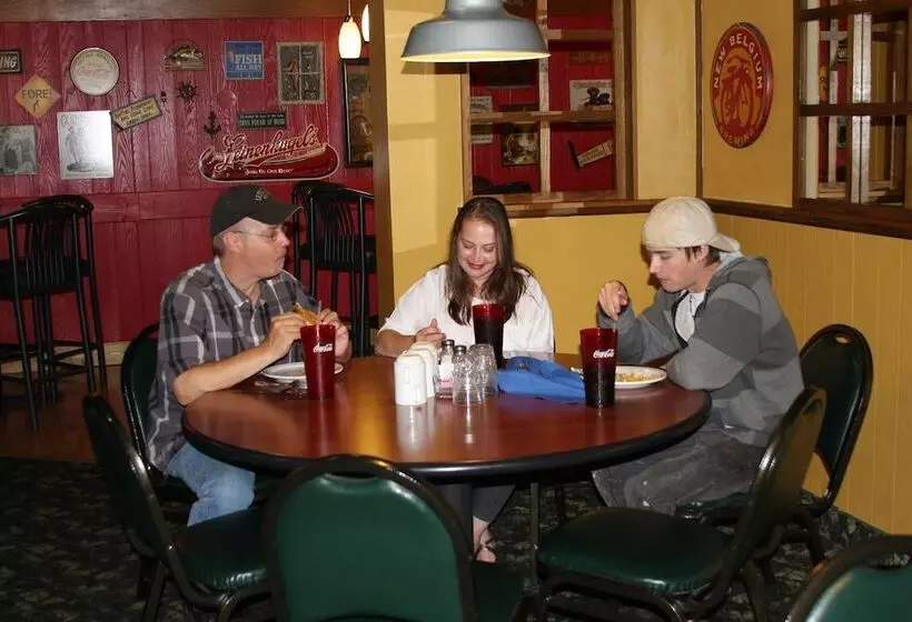 ホテル Gladstone Inn And Suites