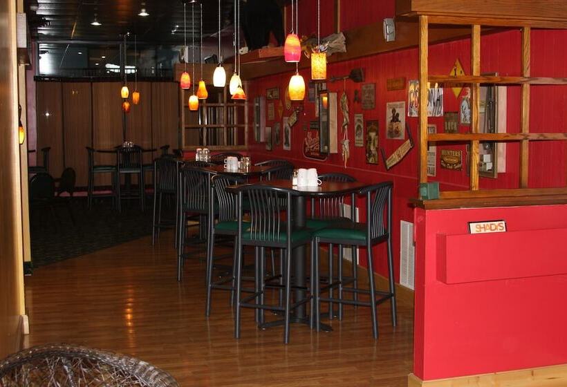 هتل Gladstone Inn And Suites