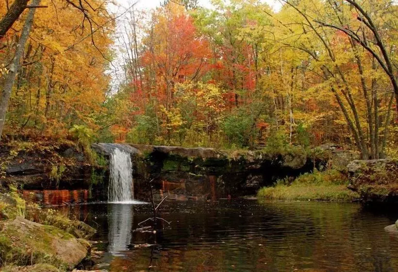 Hotelli Grand Hinckley Inn