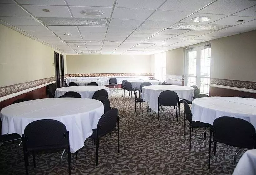 Hotelli Grand Hinckley Inn