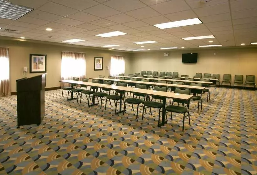 ホテル Holiday Inn Express & Suites Madison Verona, An Ihg
