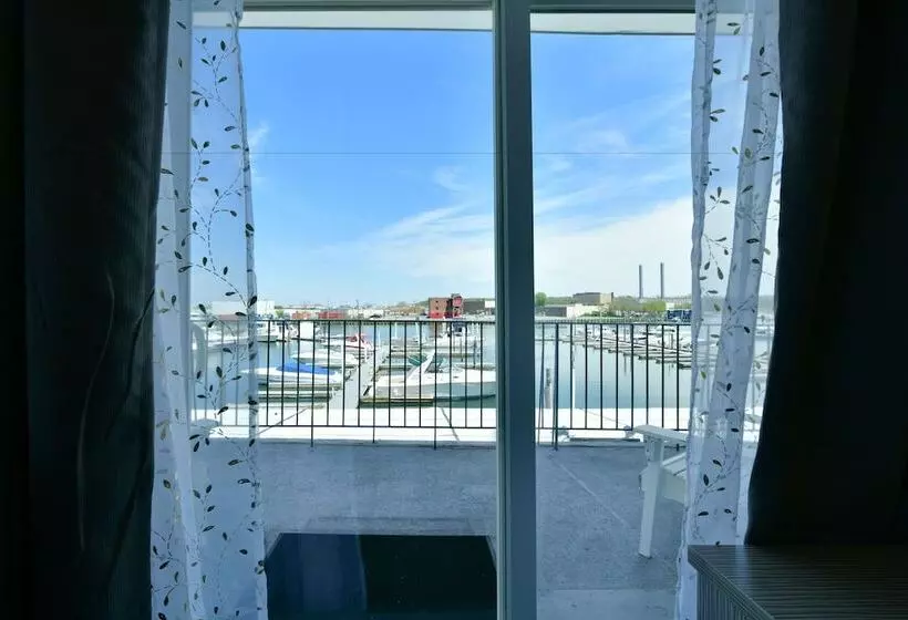 Hotel The Freeport Inn And Marina