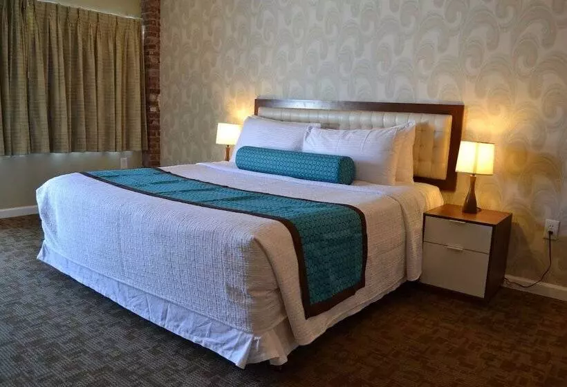 Hotel The Freeport Inn And Marina