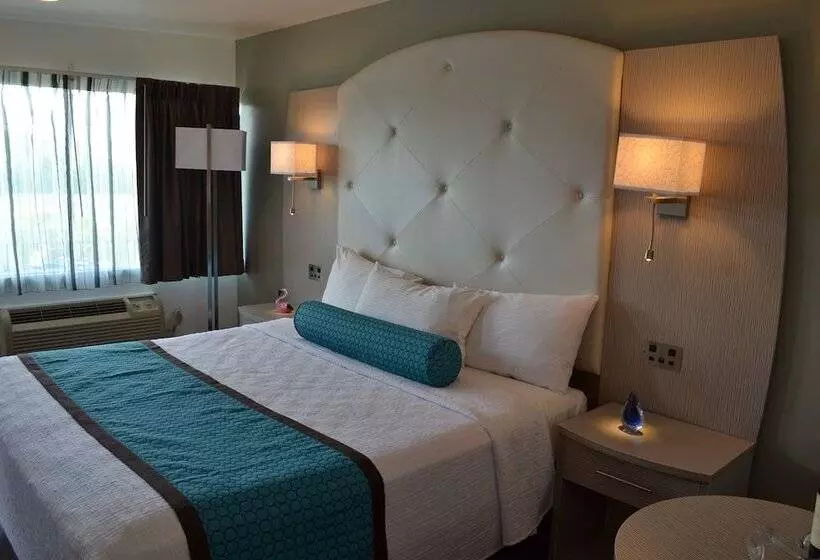 Hotel The Freeport Inn And Marina