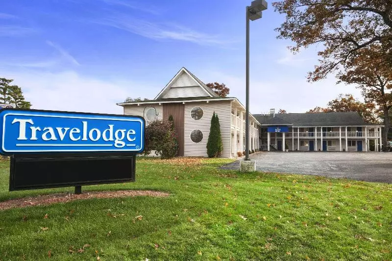 Отель Travelodge By Wyndham Traverse City Mi