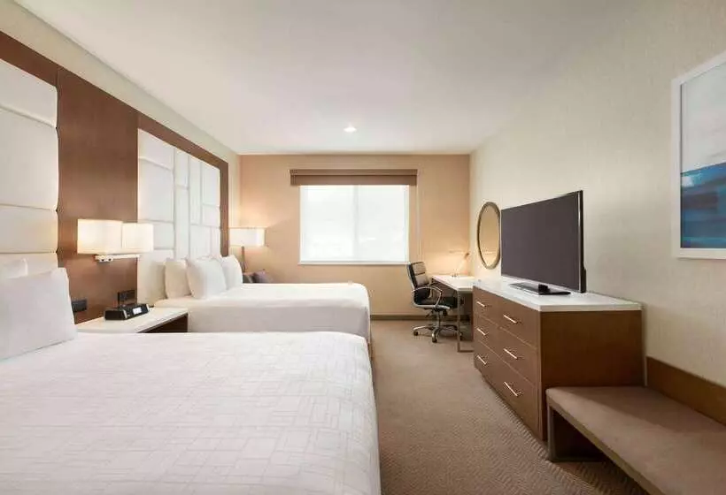 هتل Wyndham Anaheim