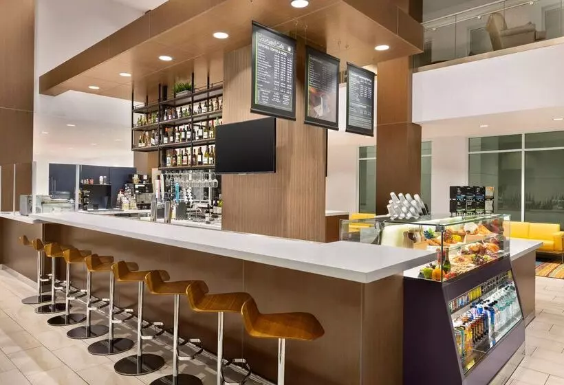 هتل Wyndham Anaheim