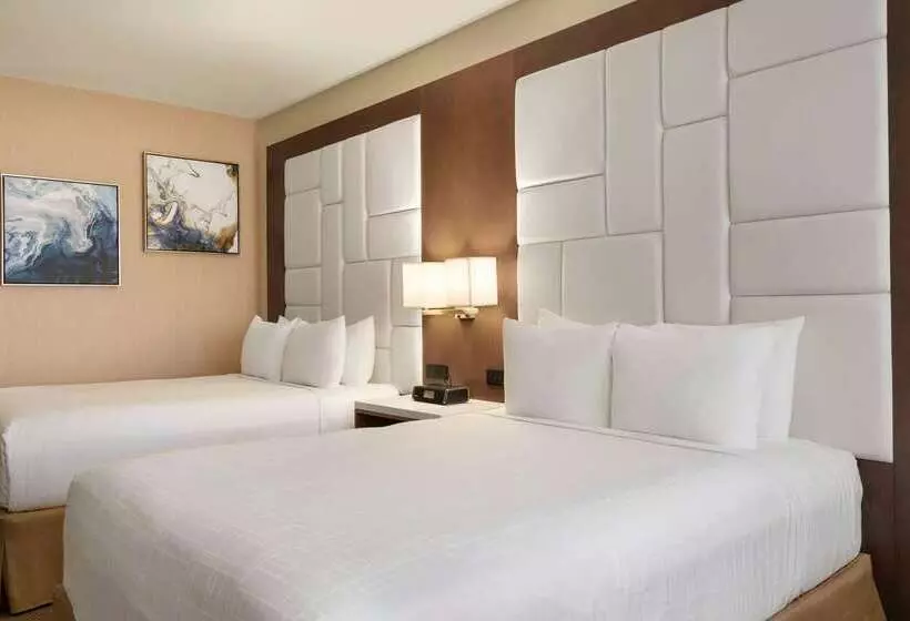 هتل Wyndham Anaheim