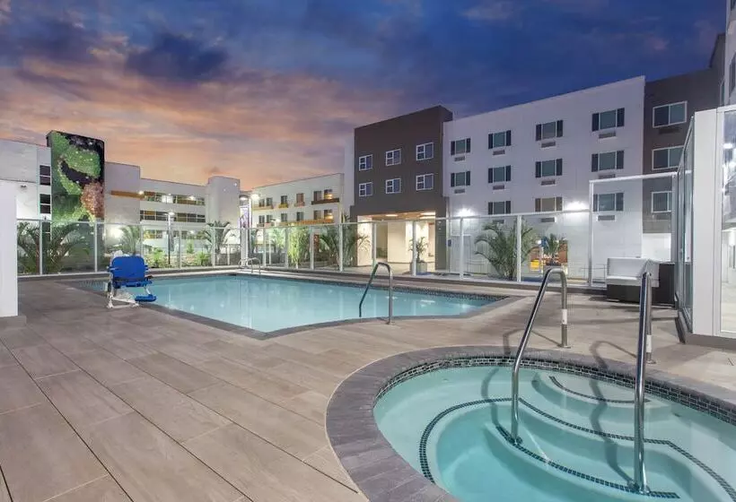 هتل Wyndham Anaheim