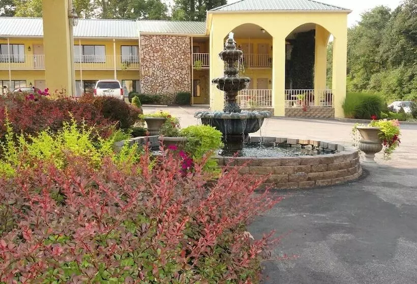 Motel Golden Manor Inn & Suites