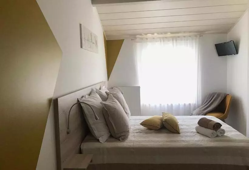 Aamiaismajoitus (B&B) 8 Le Chiron De La Roche 85130 Chanverrie