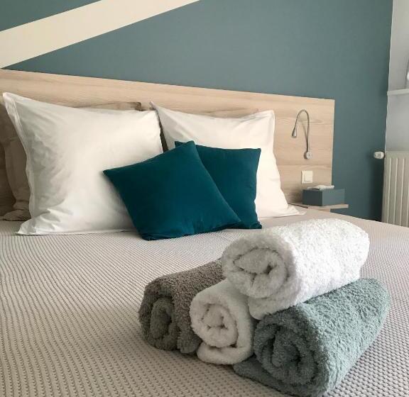 住宿加早餐  8 Le Chiron De La Roche 85130 Chanverrie