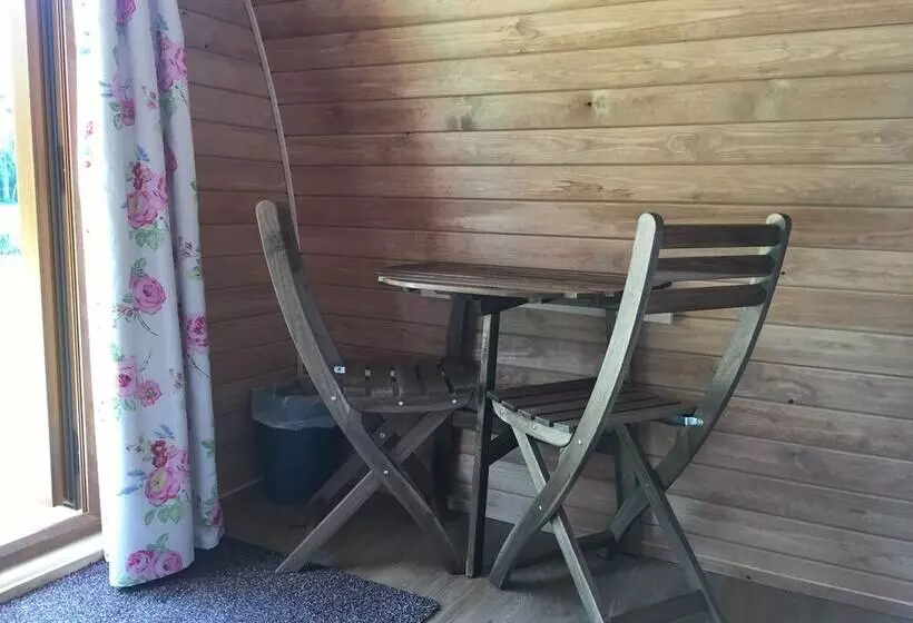 Hotelli Briarfields Glamping Pods