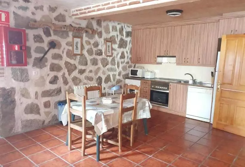 5 Bedrooms House With Furnished Terrace At Navaluenga