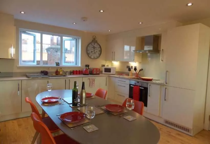Penthouse   Basingstoke