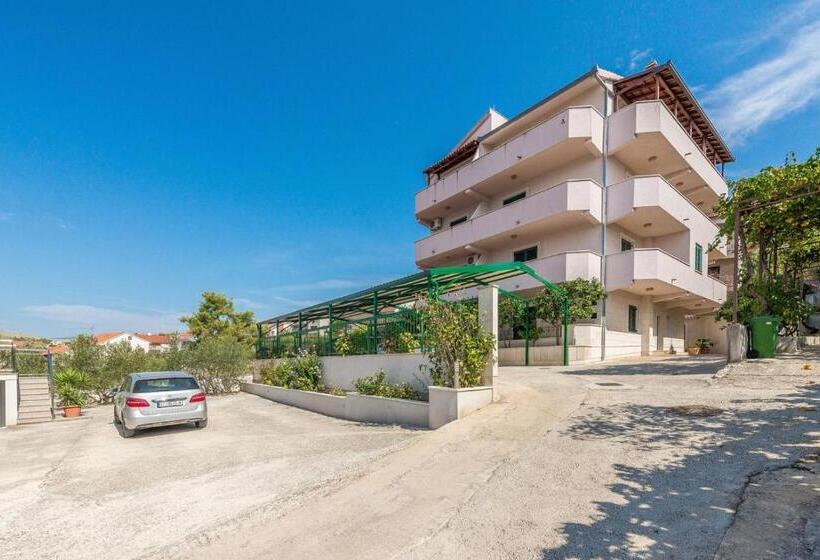 Apartments Ivana Mira