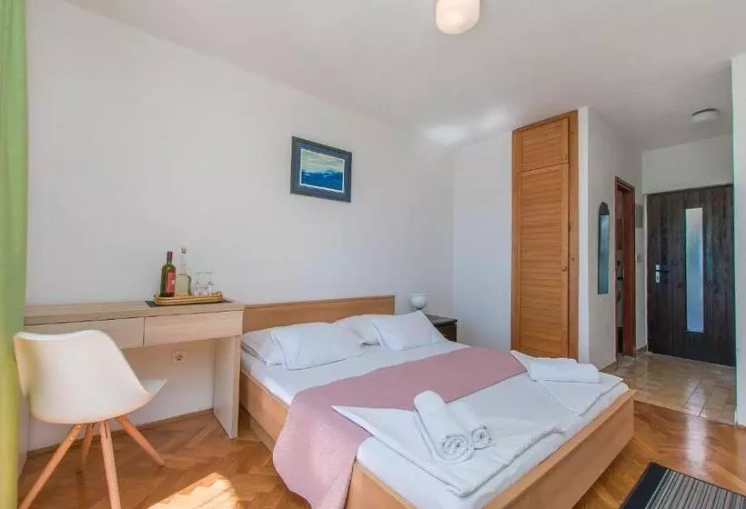Apartments Maras