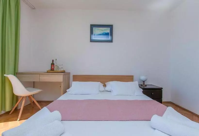 Apartments Maras