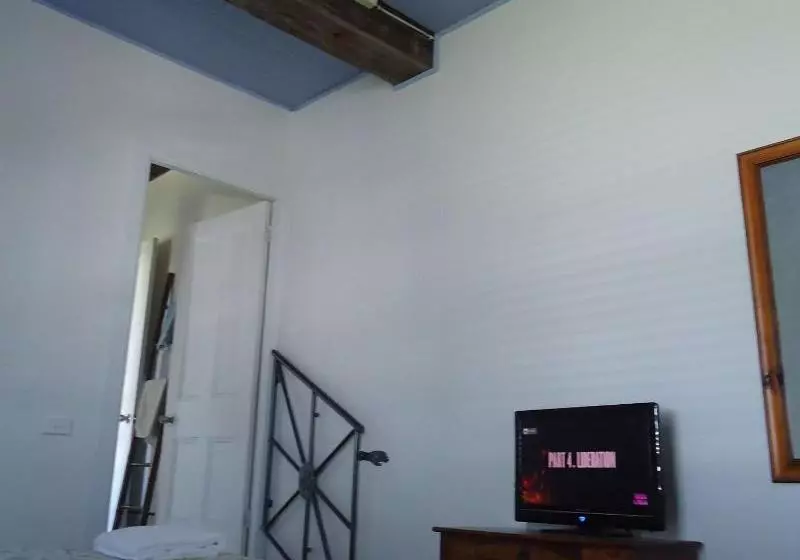 Majatalo Accommodation In An Historic Warehouse