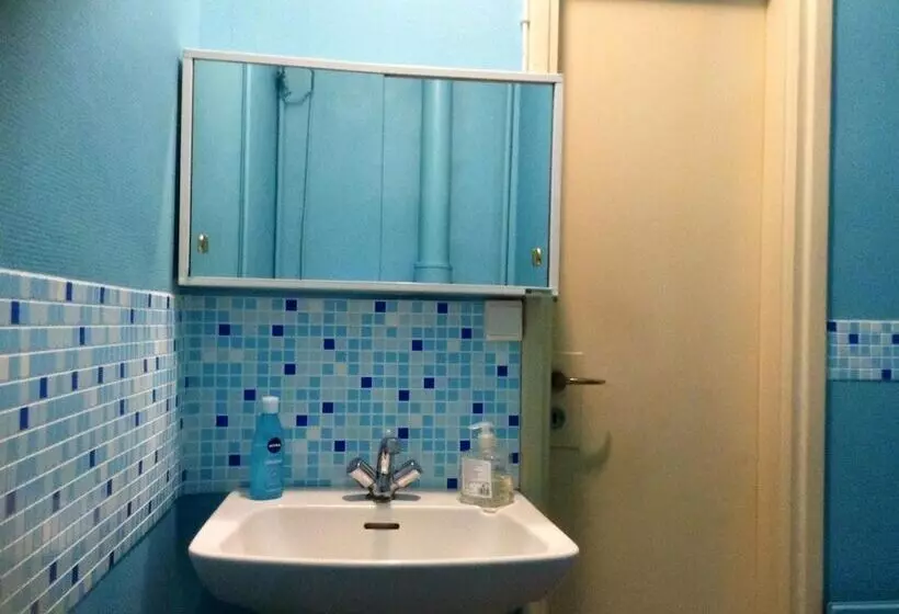 پانسیون Guest House Ugrin Paikka