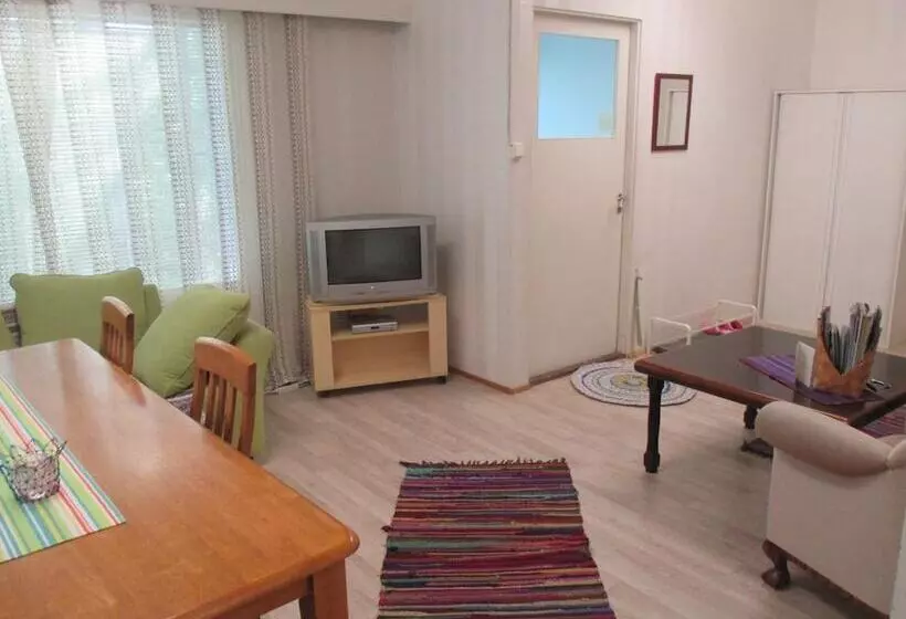 پانسیون Guest House Ugrin Paikka