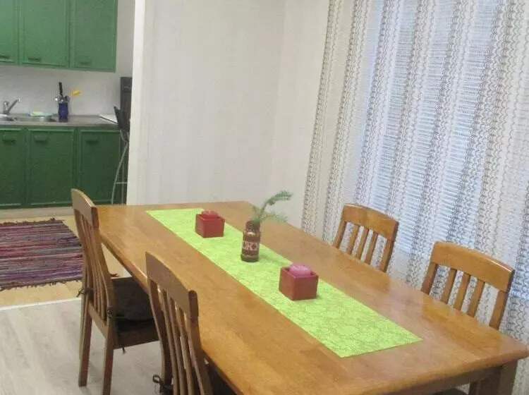 پانسیون Guest House Ugrin Paikka