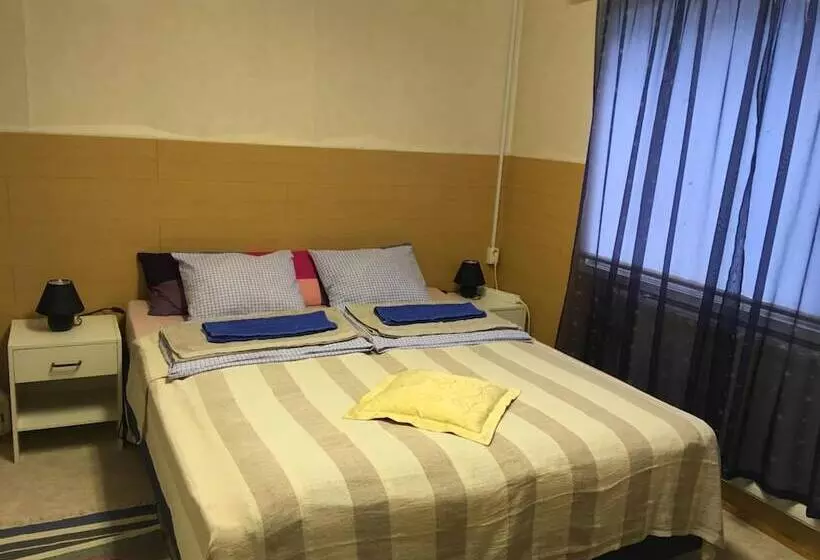 پانسیون Guest House Ugrin Paikka