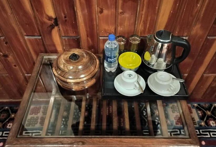 هتل Auspiscious Him View