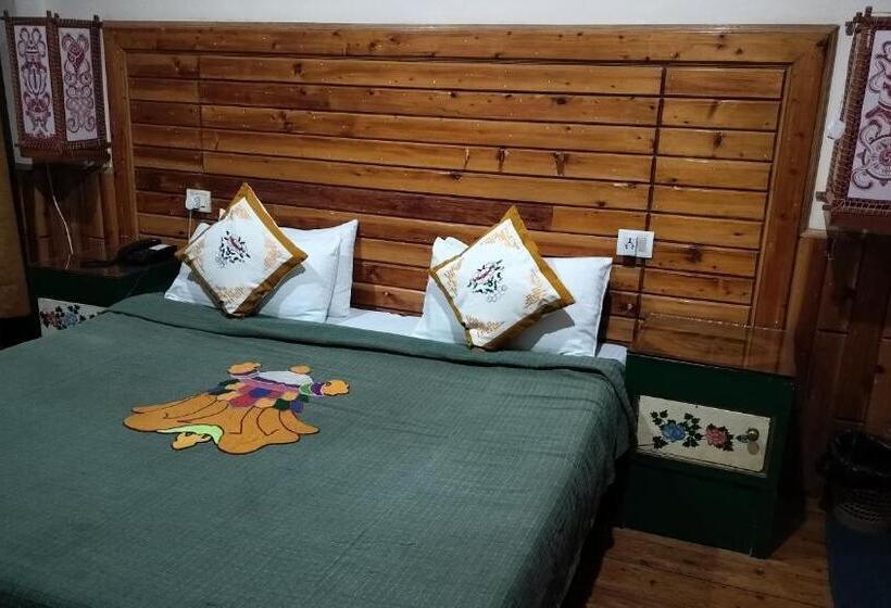 هتل Auspiscious Him View