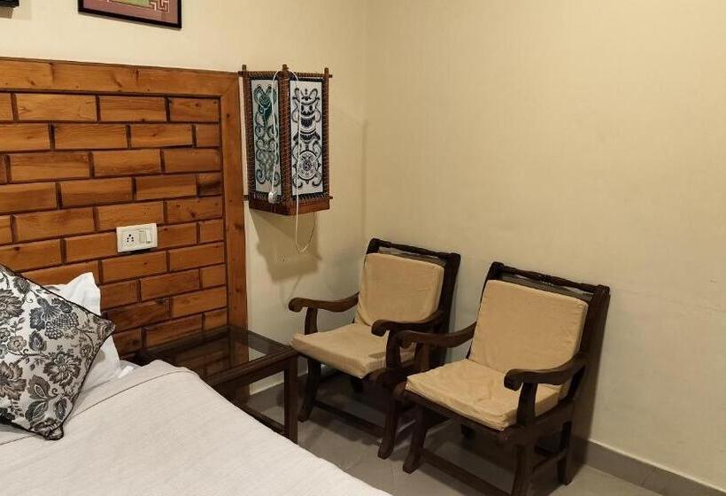 هتل Auspiscious Him View