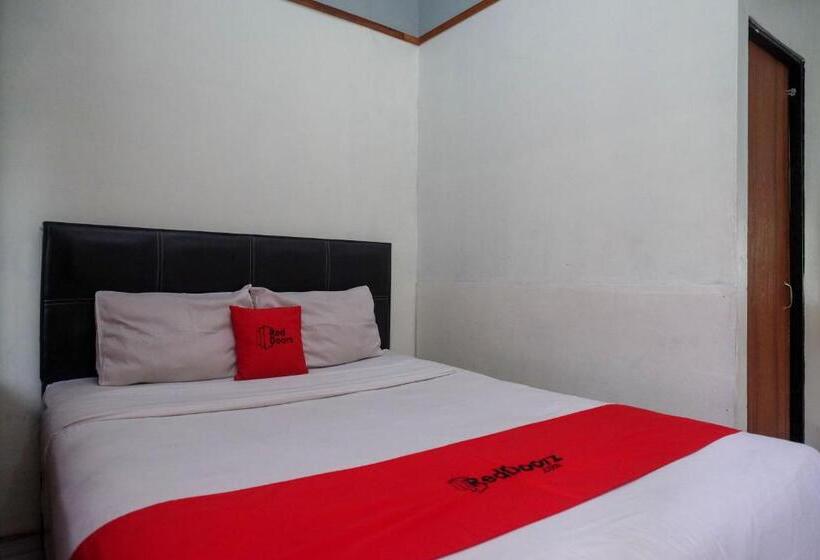 فندق Reddoorz Near Lotte Mart Maguwoharjo Yogyakarta