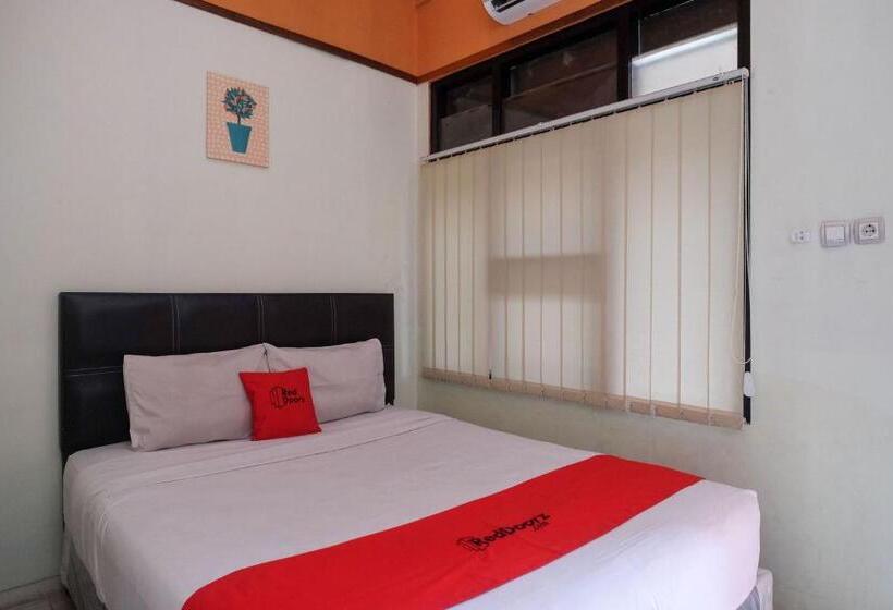 فندق Reddoorz Near Lotte Mart Maguwoharjo Yogyakarta