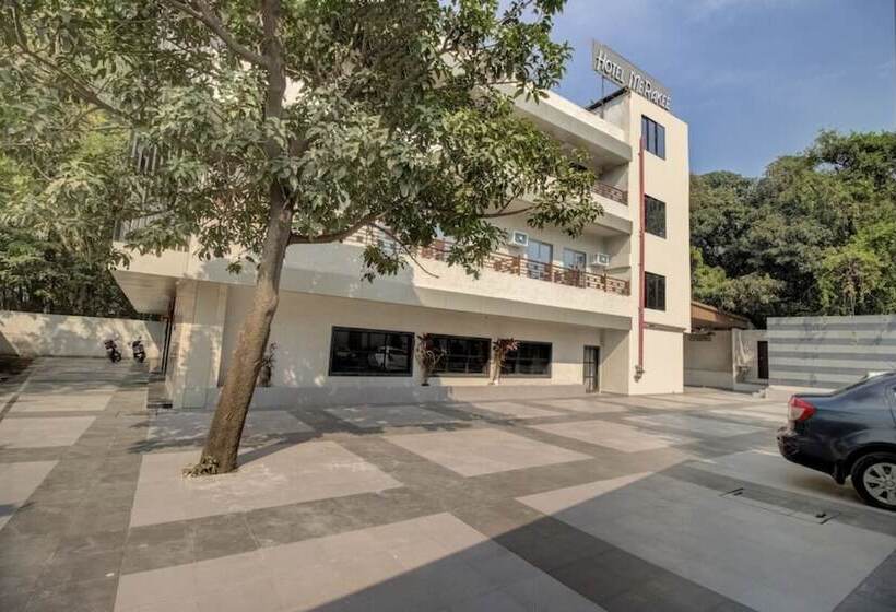 Отель Merakee Near Dahisar Mira Road Mumbai