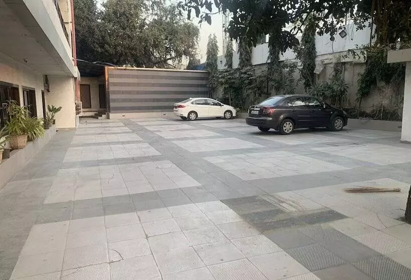 ホテル Merakee   Near Dahisar Mira Road Mumbai