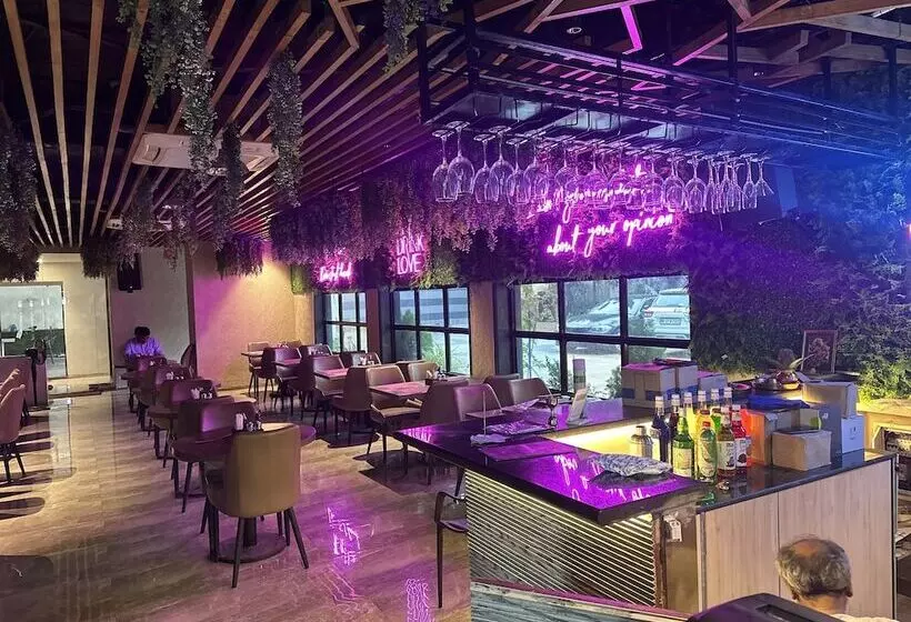 ホテル Merakee   Near Dahisar Mira Road Mumbai