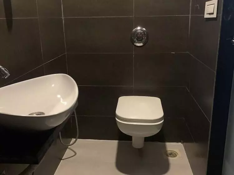 ホテル Merakee   Near Dahisar Mira Road Mumbai