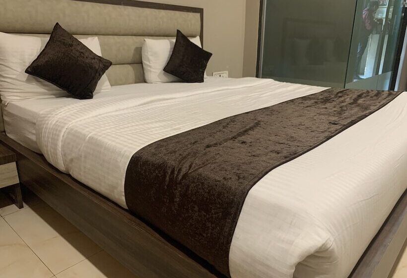 Отель Merakee Near Dahisar Mira Road Mumbai