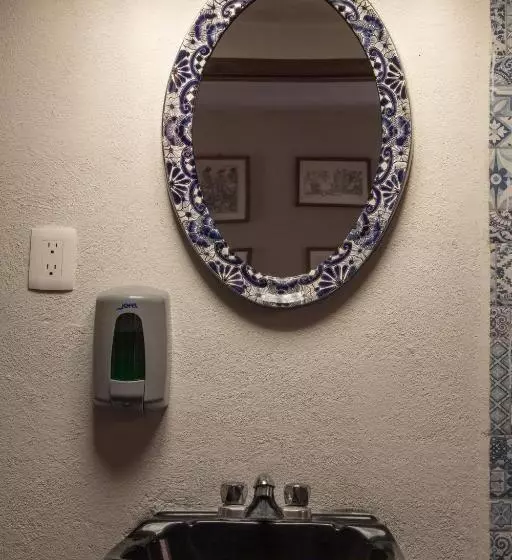 هتل Posada Bugambilias