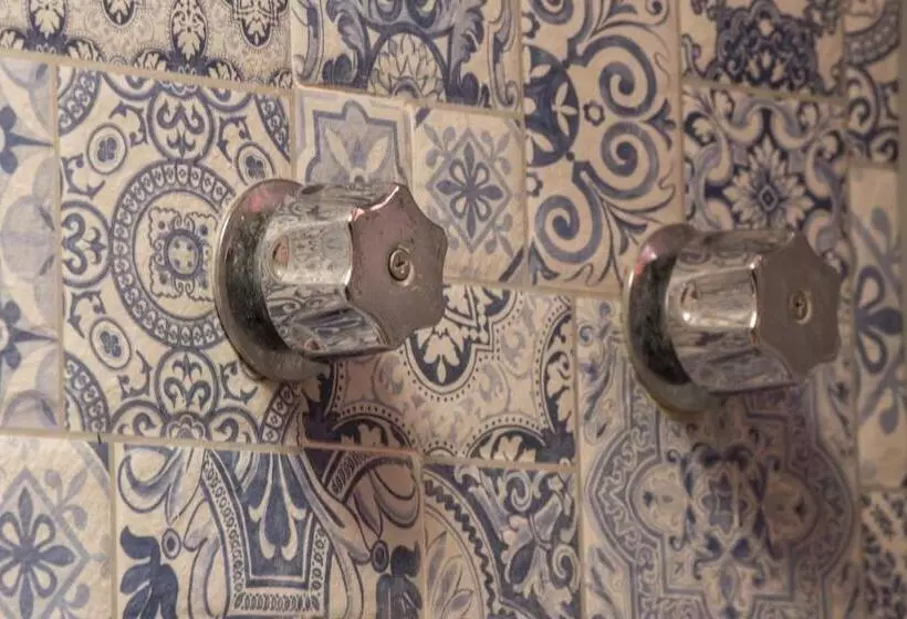 هتل Posada Bugambilias