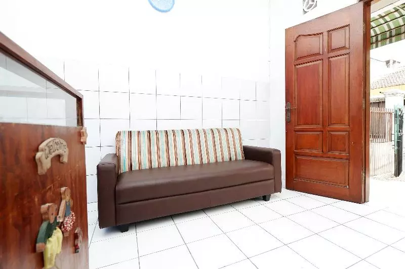 ホテル Spot On 1942 Asia Residence Syariah