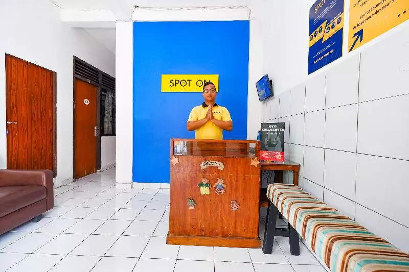 ホテル Spot On 1942 Asia Residence Syariah