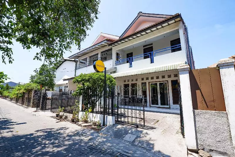 ホテル Spot On 1942 Asia Residence Syariah