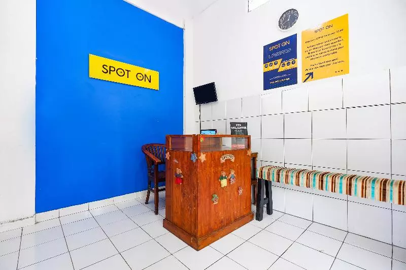 ホテル Spot On 1942 Asia Residence Syariah