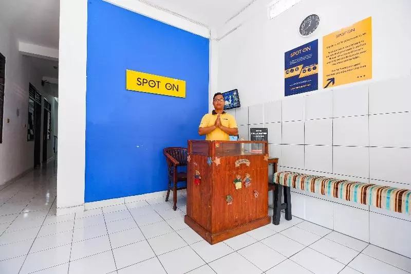 ホテル Spot On 1942 Asia Residence Syariah