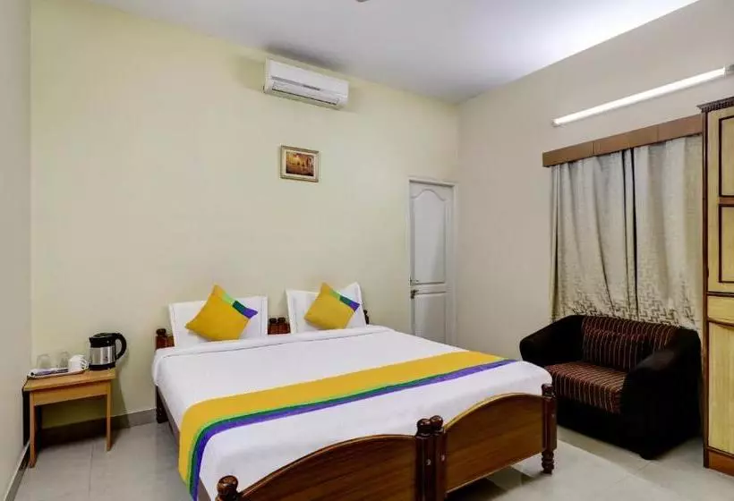 هتل Golden Star Near International Airport