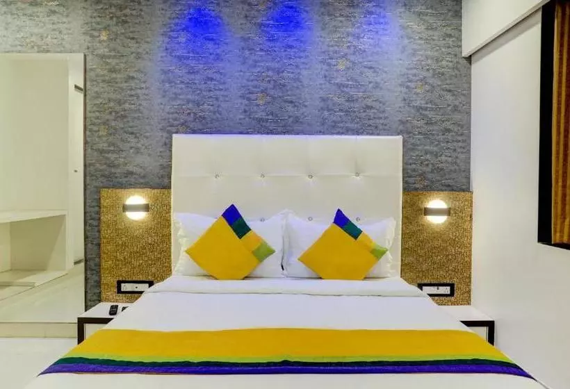 هتل Golden Star Near International Airport