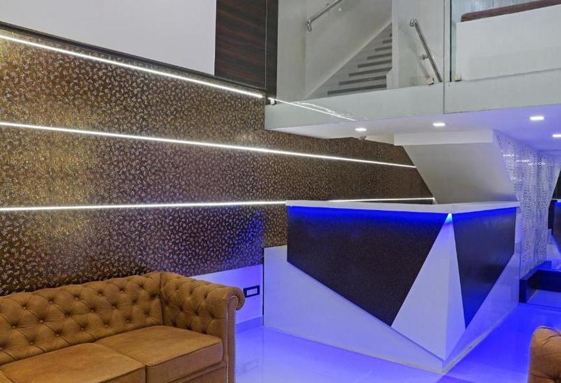 فندق Golden Star Near International Airport