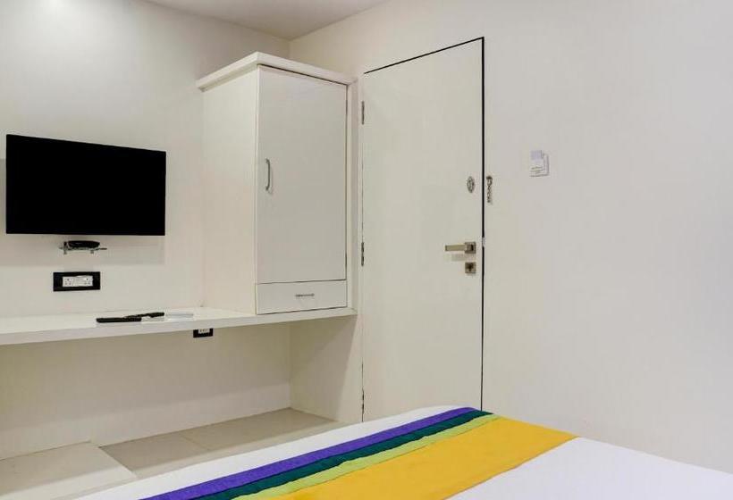 فندق Golden Star Near International Airport