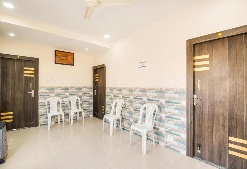 Hotel Aahvanam Guest House
